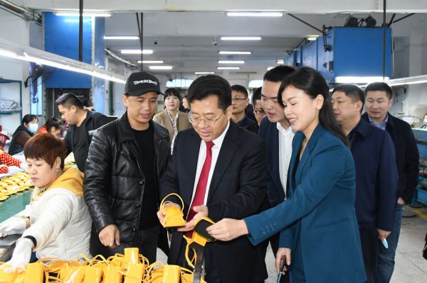 湖南省新邵县招商引资再添佳绩成功签约两大项目